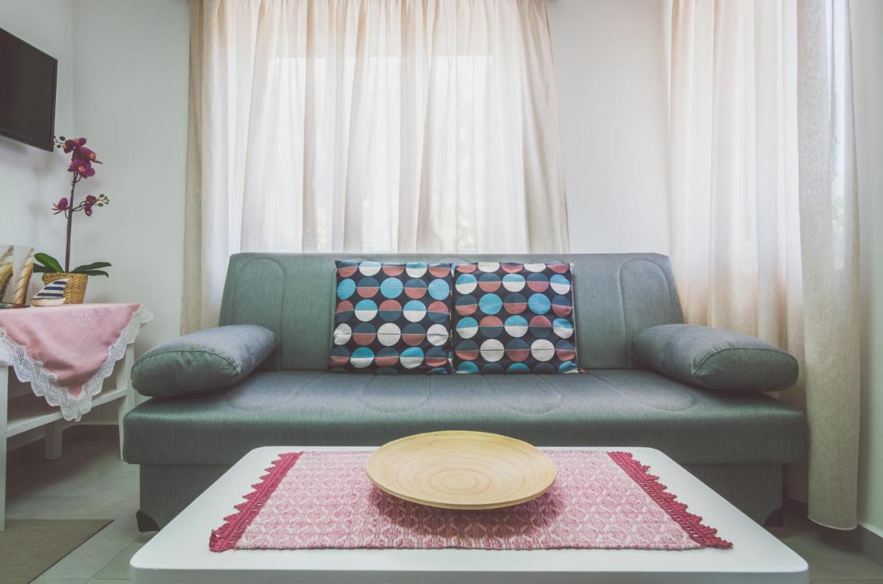 Kourita Garden Apartment With Sea View Near To The Port Of Milos Adamantas  Exterior photo