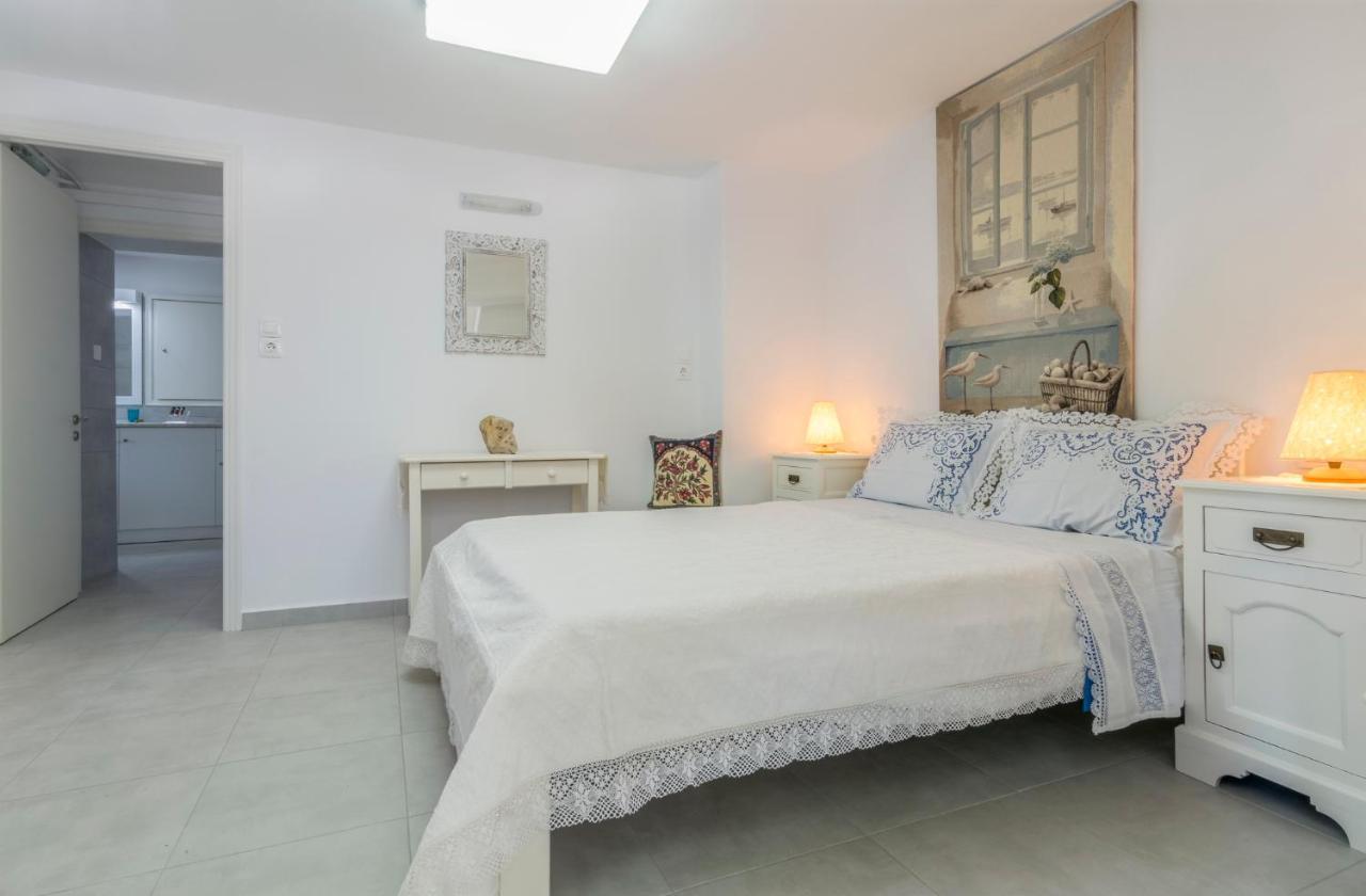 Kourita Garden Apartment With Sea View Near To The Port Of Milos Adamantas  Exterior photo